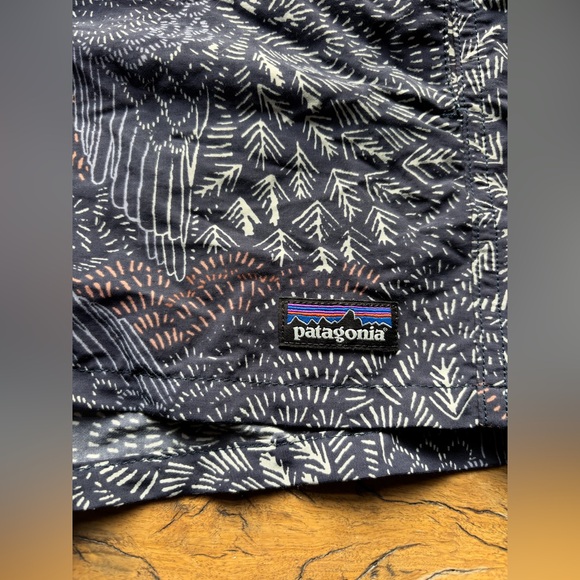 Girls Patagonia Baggies Shorts Size XL
EXC - Picture 6 of 9